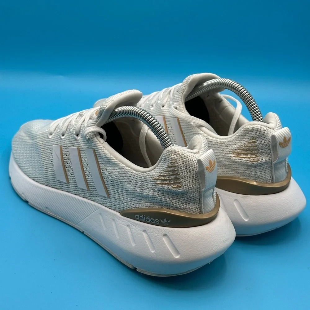 Adidas Swift run 22